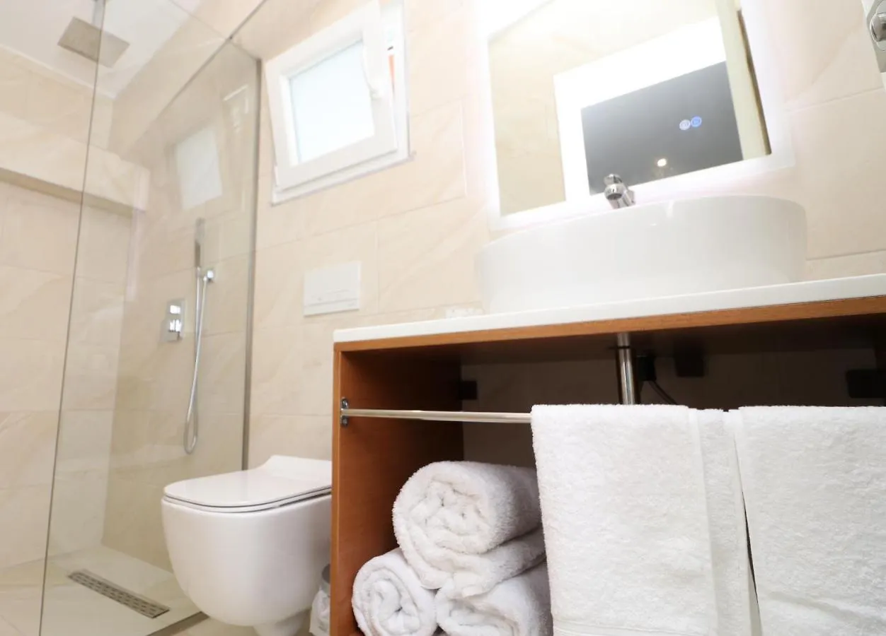 Vila Elarad Vlore Guest house